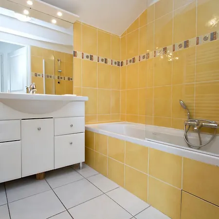 Bris B602 * Cannes